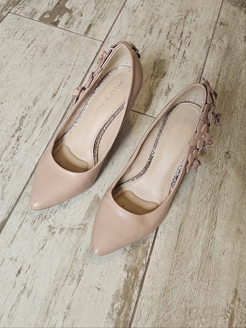 Kelly & Katie Dusty Blush Pointed Toe Floral Heels 9